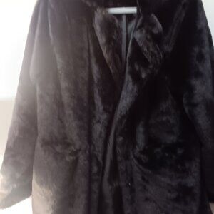 UNBRANDED BLACK FAUX FUR SIZE XL Long Sleeves Snap Closure 2 pockets Collar